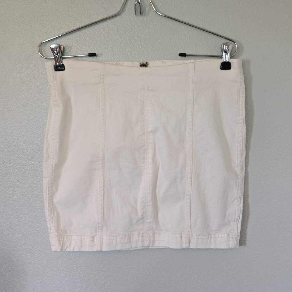 FREE PEOPLE Denim Mini Skirt Modern Femme in White Size 10 - Picture 2 of 7